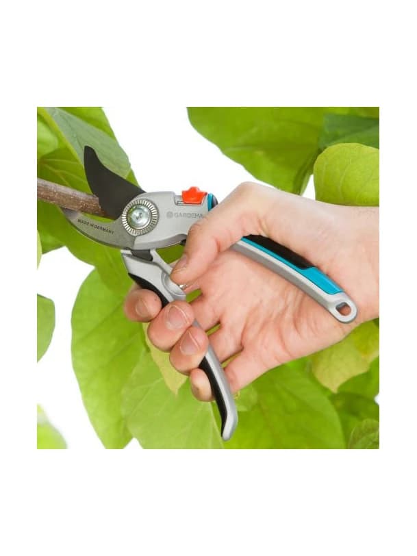 מזמרת יד GARDENA | הדר נוי משתלות
