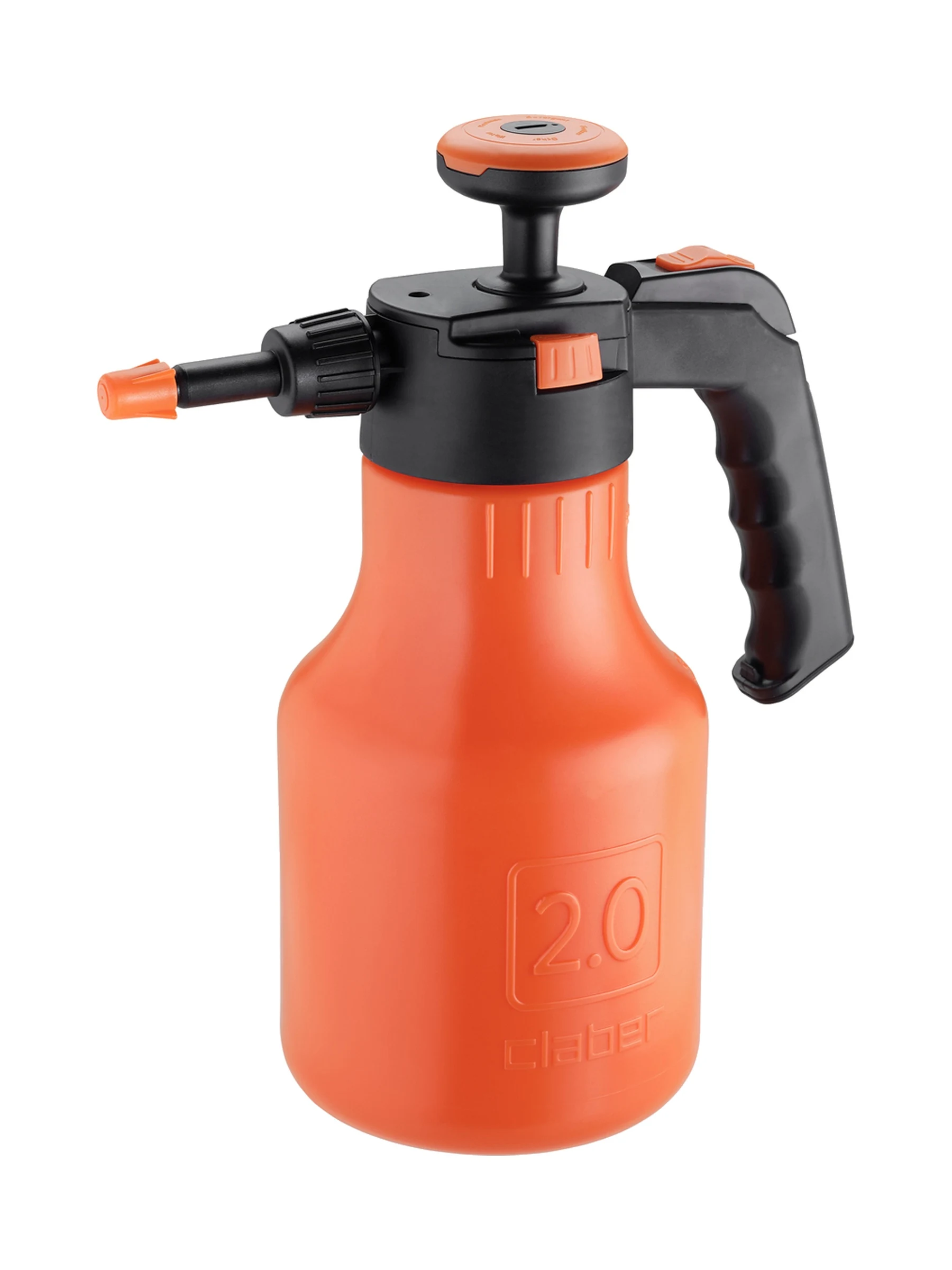 מרסס לחץ Claber 8081 בנפח 2 ליטר בגוף כתום עם ידית שאיבה שחורה ופיה מתכווננת, על רקע לבן - משתלות הדר נוי