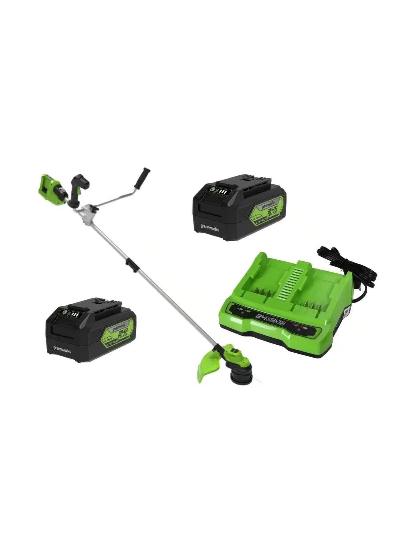 חרמש 48 וולט נטען, Greenworks GD24X2BCB: החרמש עם שתי סוללות 5 אמפר ומטען כפול מסודרים סביבו, על רקע לבן