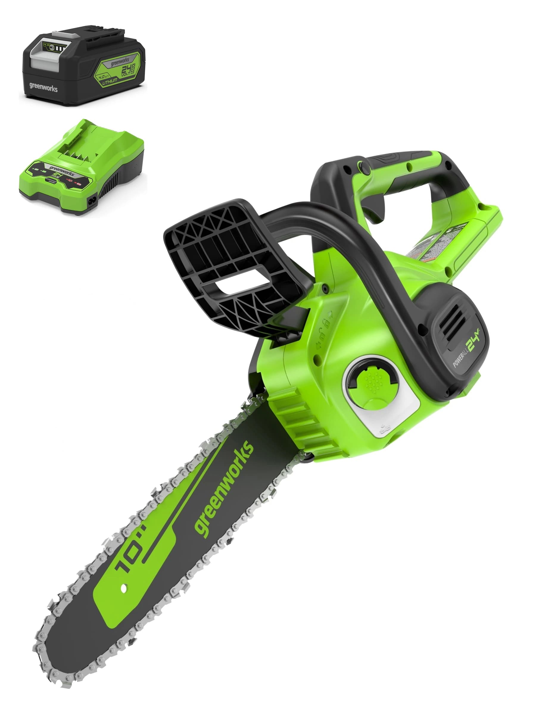 מסור שרשרת 25 ס״מ 24 וולט נטען, Greenworks CS24B00: המסור באלכסון עם סוללת 4 אמפר ומטען בפינה העליונה, על רקע לבן