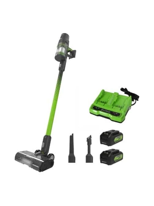 שואב אבק 24 וולט נטען, Greenworks SVG24L410: הערכה עם שתי סוללות: השואב על המוט, מטען כפול, שתי סוללות ושתי פיות, על רקע לבן