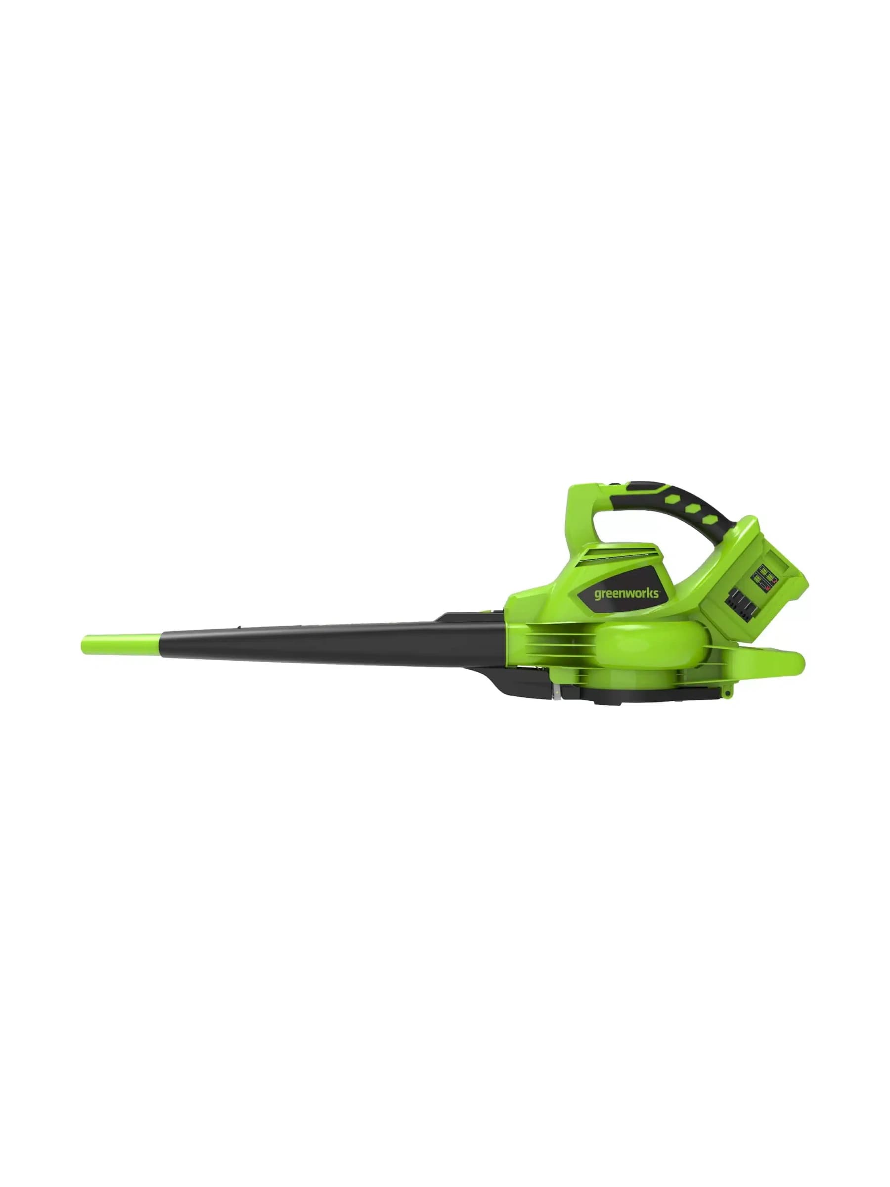 מפוח ושואב עלים 48 וולט נטען, Greenworks BL48L01-01: הכלי במצב מפוח, מבט מהצד עם הפייה הארוכה, על רקע לבן